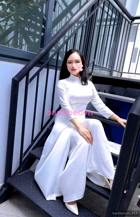 Cô Giáo Hương – gái gọi Dĩ An